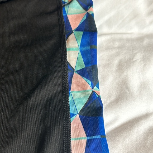 Live Love Dream Aeropostale Black and geometric Leggings - Picture 3 of 3